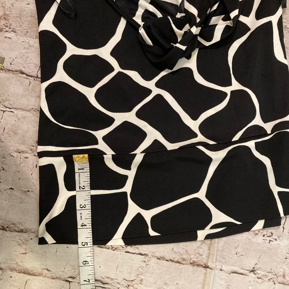 🔥 White House Black market silk Black/white Top size S - Picture 11 of 11